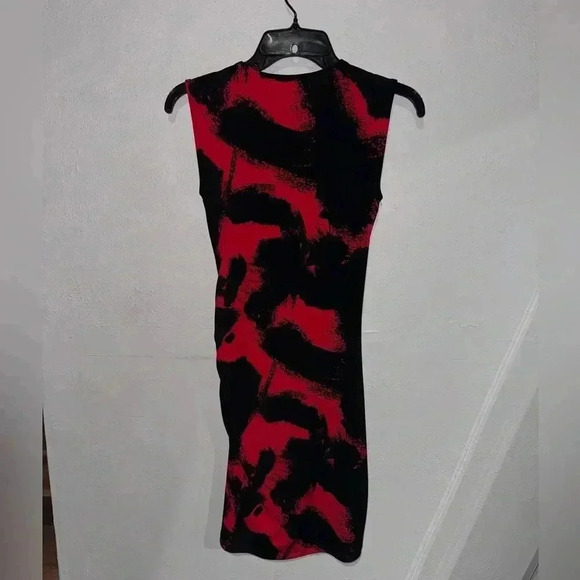 Michael Kors Red And Black Abstract Print Stretch dress - Picture 5 of 6
